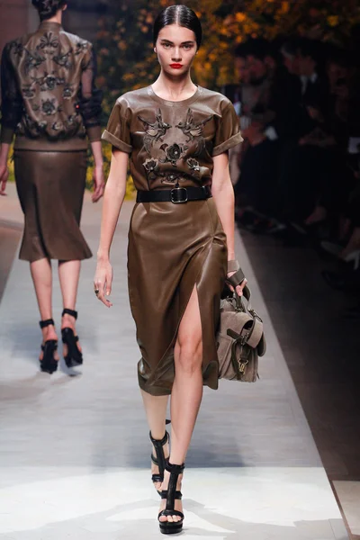 Look 2